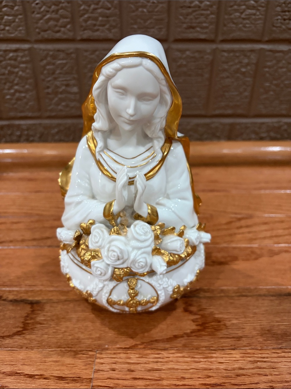 Wind Up Mary Mother of God Figurine - Plays Ave Maria